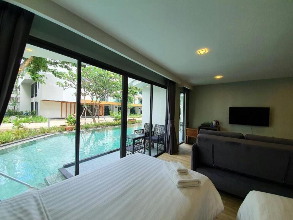 Eco Cozy Beachfront Resort Chaam Hua Hin Bagian luar foto