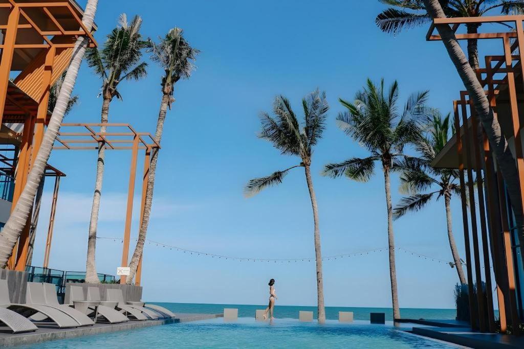 Eco Cozy Beachfront Resort Chaam Hua Hin Bagian luar foto