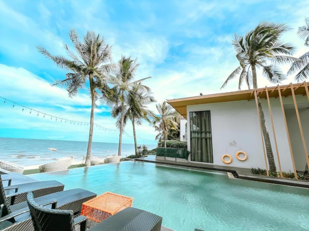 Eco Cozy Beachfront Resort Chaam Hua Hin Bagian luar foto